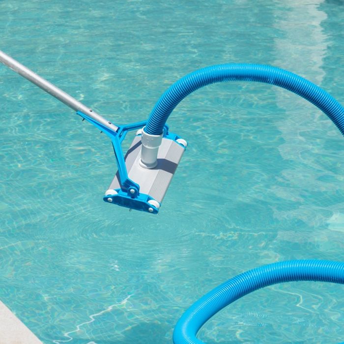 Balai aspirateur piscine